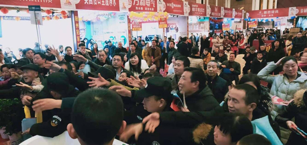 法瑞集成灶開門紅黃石站，嗨翻全場！